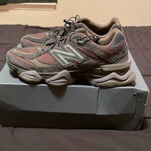 New Balance 9060 “Black Top Dark Moss “